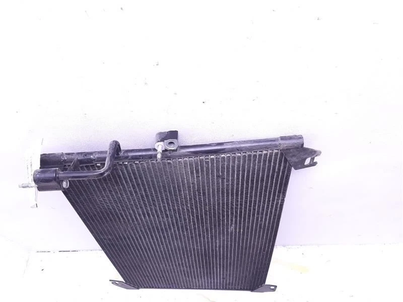 Condensador de aire acondicionado 5,3 L compatible con Buick Rainier 2004-2007 89019256 Foto 2 de 4