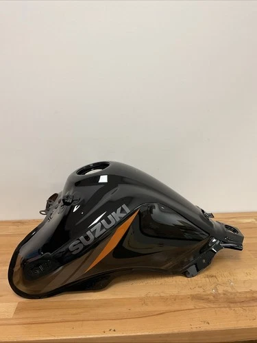 TANK ASSY,FUEL (BLACK) *{BODY COLOR:YVB}*