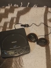 RCA Personal CD Player Model RP-7913 w Earbuds and Batteries