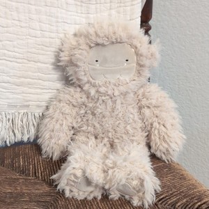 RARE Camp Slumberkins Bigfoot Ultra Plush Limited Edition Cream Kin HTF