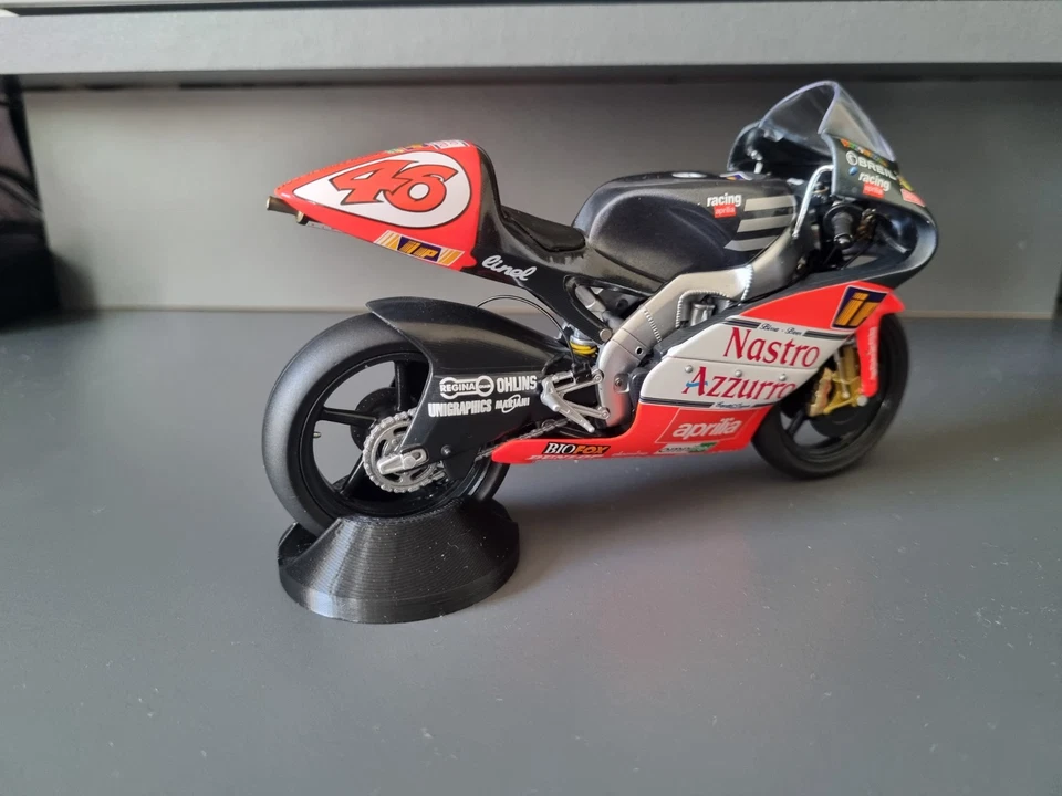 Minichamps 1/12 GP250 Motorcycle STAND . APRILIA ROSSI ETC - Image 2 of 4