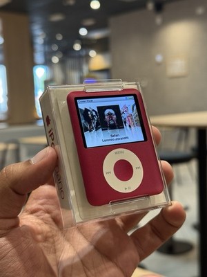 Apple iPod Nano 3. Generation Product ROT 8GB (Boxed)