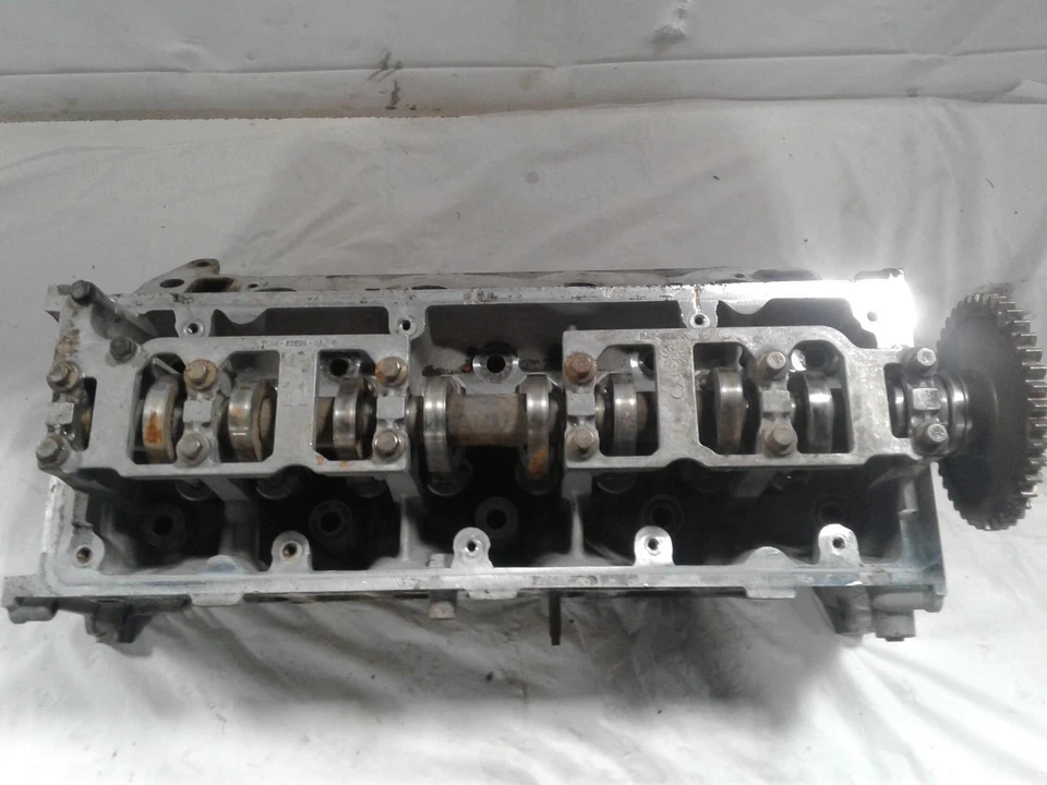 Used Right Engine Cylinder Head fits: 1995 Ford Thunderbird 8-280 4.6L Right Gra Foto 3 de 4