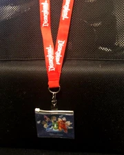 Disney pin trading lanyard Disneyland 2014 red zipper pouch souvenir Mickey Pals