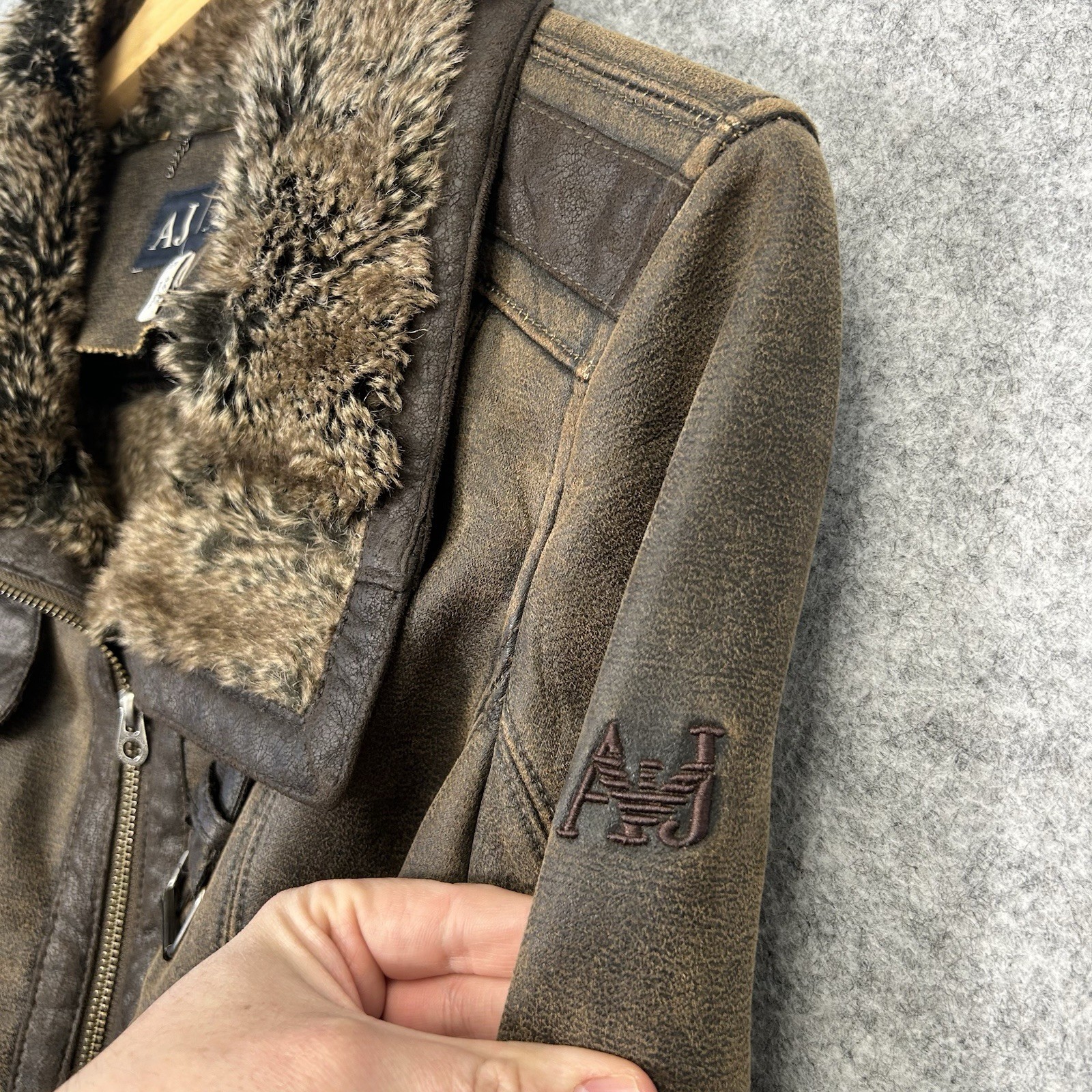 Vintage Armani Jeans Shearling Jacket Women’s EU42 US6 Brown Full Zip Retro Coat image 4
