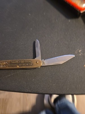 Smith & Wesson 1999 Leaders Stand Alone 2-Blade Pocket Knife 1 of 5000