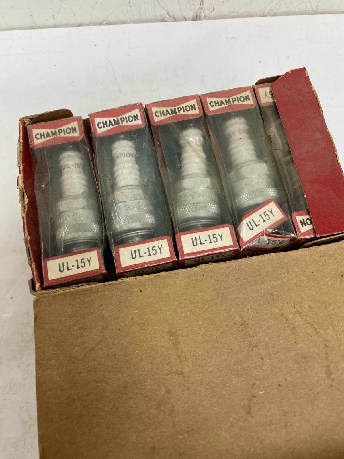 CHAMPION SPARK PLUGS-NOS - TEN 50S-60S MOPAR UL-15Y IN BOX