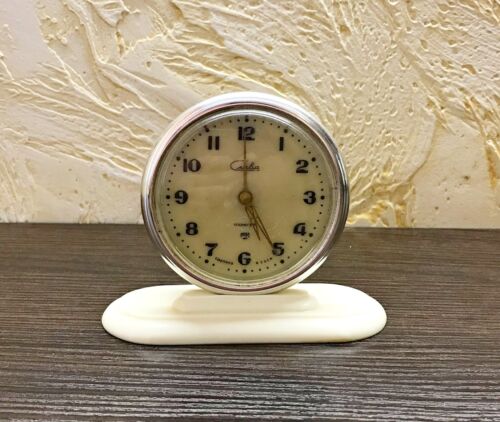Soviet vintage mechanical alarm clock Slava - USSR. Full working - 第 1/5 張圖片