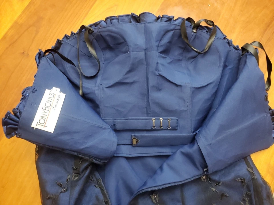 Vestido Corto Tony Bowls Cóctel Lentejuelas Baile de graduación Noche Azul Marino y Negro Encaje Talla 6 Foto 3 de 4