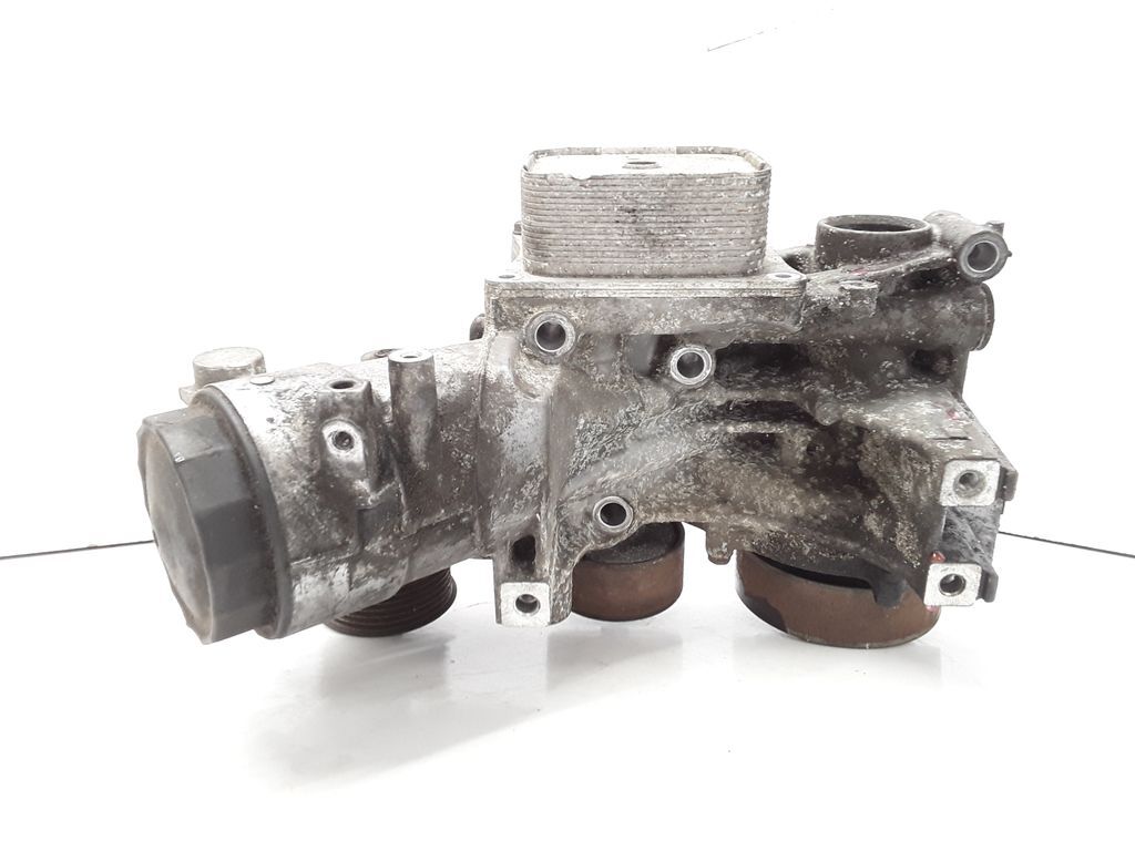 Honda Accord 2.2i-DTEC 2009 Engine Oil filter mounting bracket 