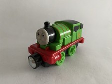 PERCY  THOMAS FRIENDS TRAIN Diecast 2013 TAKE ALONG N PLAY Round Mag EUC