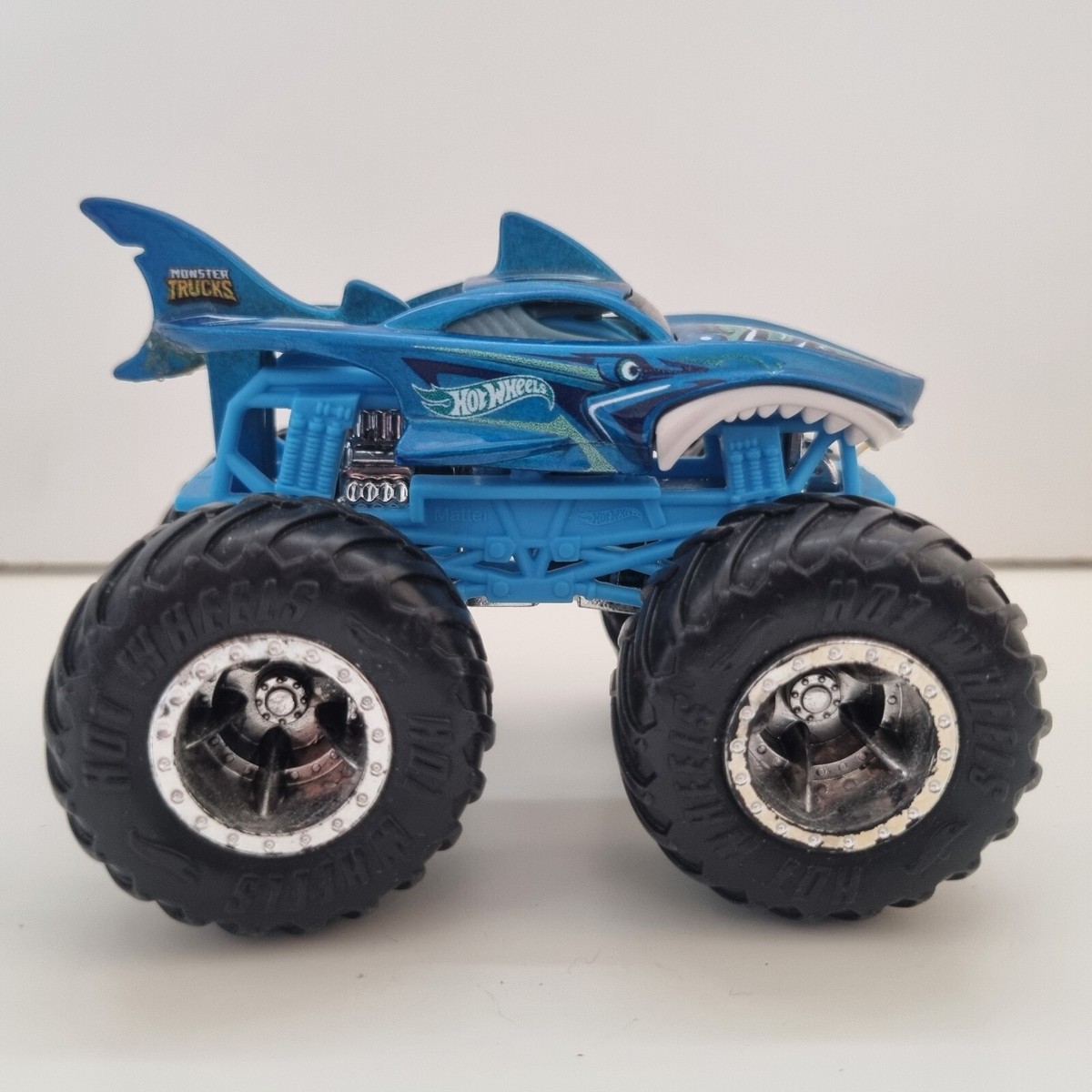 Hot Wheels Monster Trucks Jam Shark Wreak 1:64 Diecast Mattel Blue