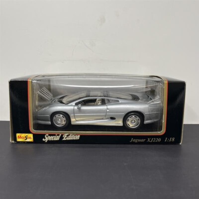 Maisto 1:18 Scale Diecast Car Jaguar  XJ220 Special Edition Silver 1992