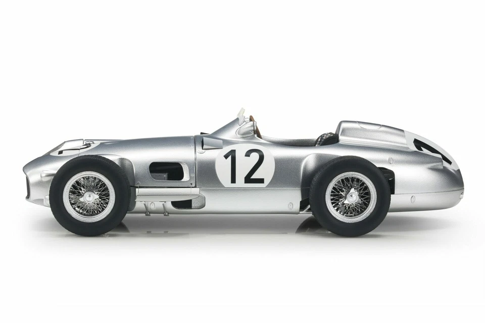 Réplicas GP - 1:18 Mercedes-Benz W196 rueda abierta 1955 GP de Gran Bretaña #12 Stirling... Foto 4 de 4
