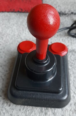 Vintage Competition Pro Joystick schwarz rot für Amiga und Atari, C64 , C128 JS8