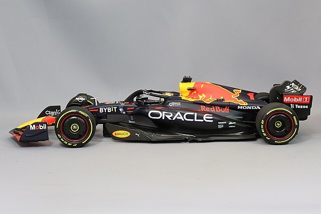 Minichamps 110222201 1/18 RED BULL RB18 MAX VERSTAPPEN Minichamps 110222201 1/18 RED BULL RB18 MAX VERSTAPPEN