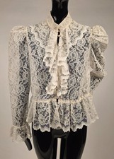ROMANTIC VINTAGE 1980  S FLORAL LACE BLOUSE W PUFF SLEEVES  RICH RUFFLE FRONT