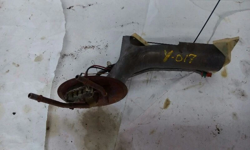 90-91 Mercury Grand Marquis Sedan Fuel Pump Assembly - Image 2 of 4