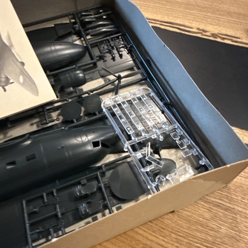 Italeri 127 C-47 Skytrain Airplane Kit 1/72 - Picture 9 of 9