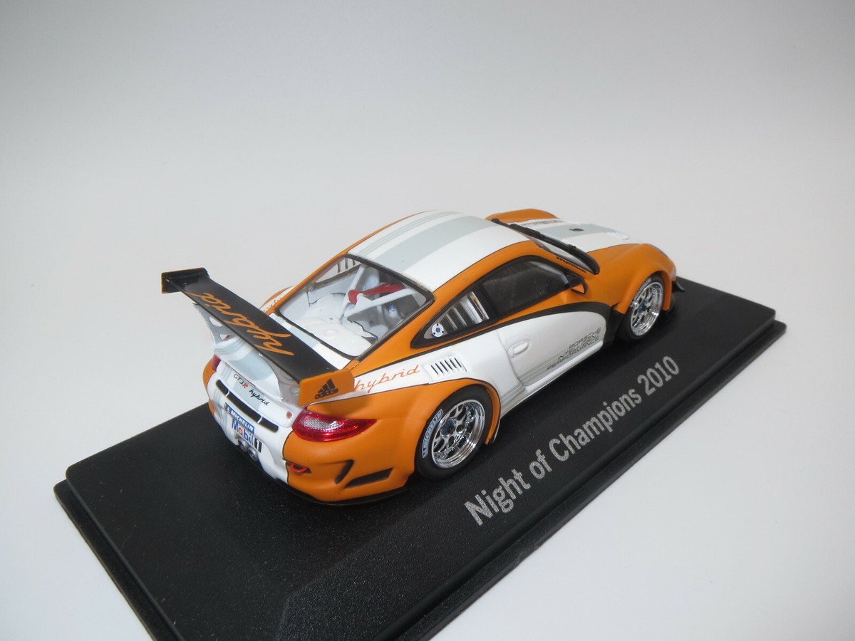 Minichamps Porsche 911 GT3R Hybrid 