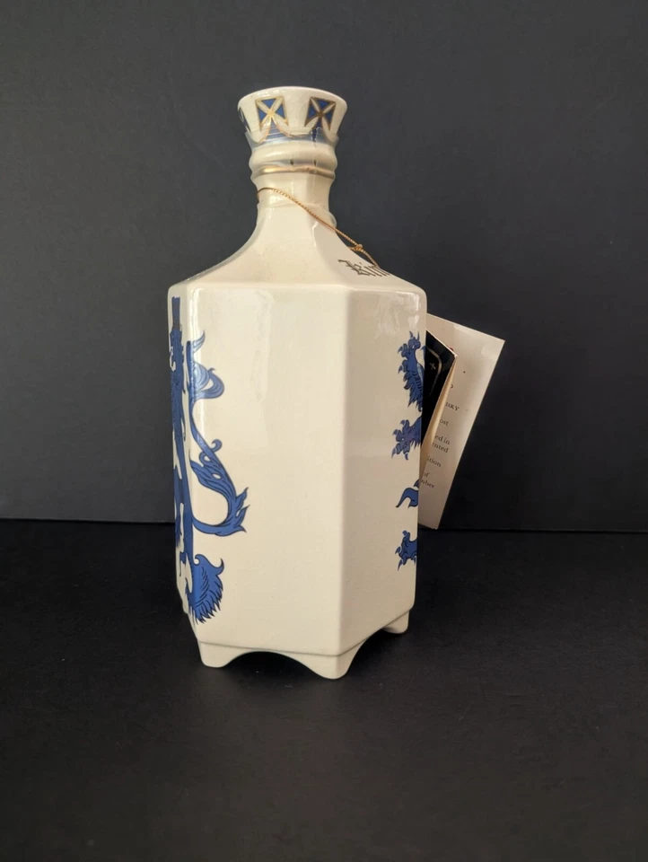 Edición Limitada King Of Scots 17 YO Raro Extra Antiguo Whisky Escocés Porcelana Decantador Foto 2 de 4