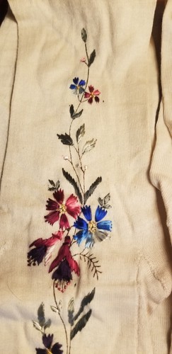 ANTIQUE VICTORIAN EMBROIDERED LADIES STOCKINGS floral WILDFLOWERS EMBROIDERY - Picture 2 of 7