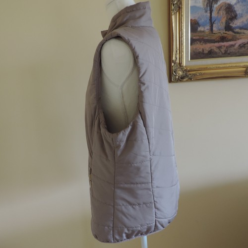 Womens sz L quilted taupe puffer vest zippered FREE POST - Picture 4 of 13