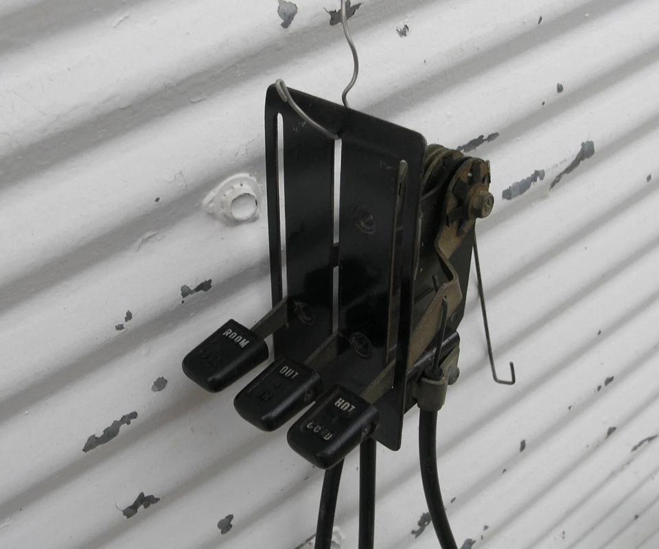 PALANCAS DE CONTROL DE CALEFACCIÓN Datsun Roadster Fairlady Griffen 311 1600/2000 NISSAN Foto 3 de 4