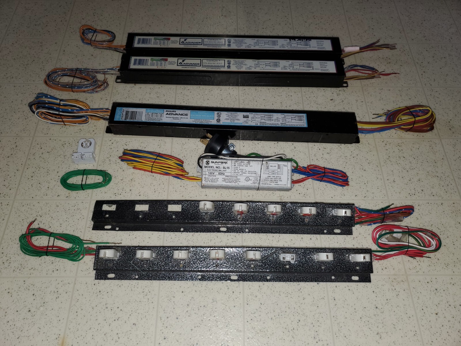 F54T5HO CENTIUM ELECTRONIC TRANSFORMER PHILLIPS ADVANCE INTELLIVOLT T5 BALLAST + eBay