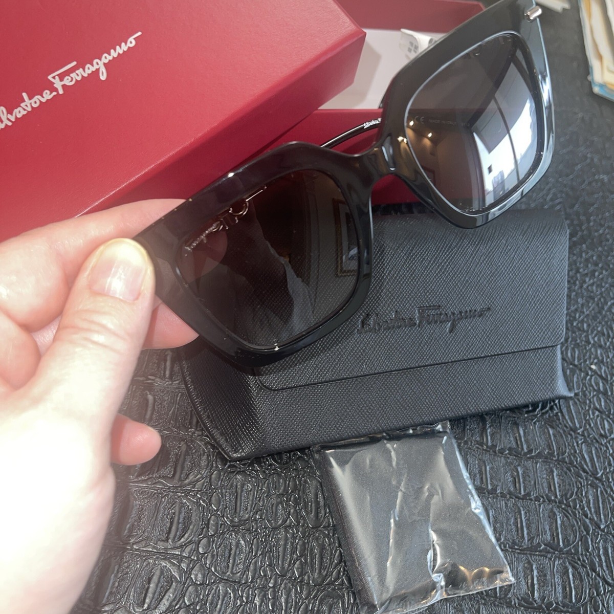 Salvatore Ferragamo Black Frame Gancini Chain Square  display picture 2