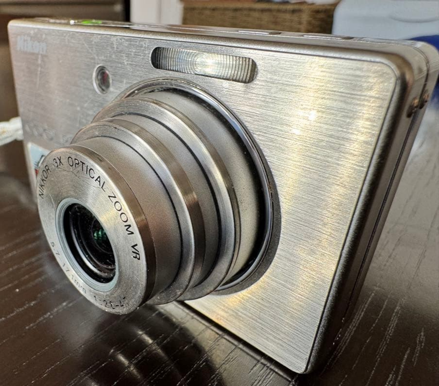Nikon Coolpix S500 Silver 7.1MP 3x Optical Zoom Digital Camera