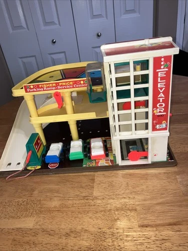 Vintage 1970’s Fisher Price Garage Parking Service Center 3 Cars.