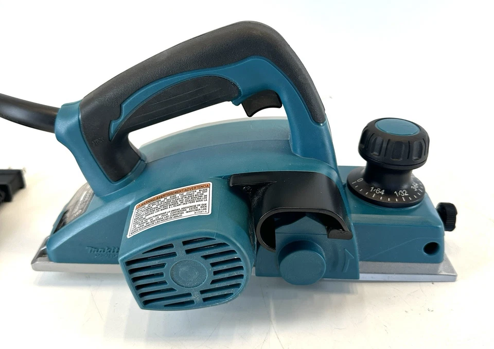 Cepilladora Makita 3 1/4 pulgadas con cable con estuche rígido 6,5 amperios hoja defectuosa modelo KP0800K Foto 4 de 4