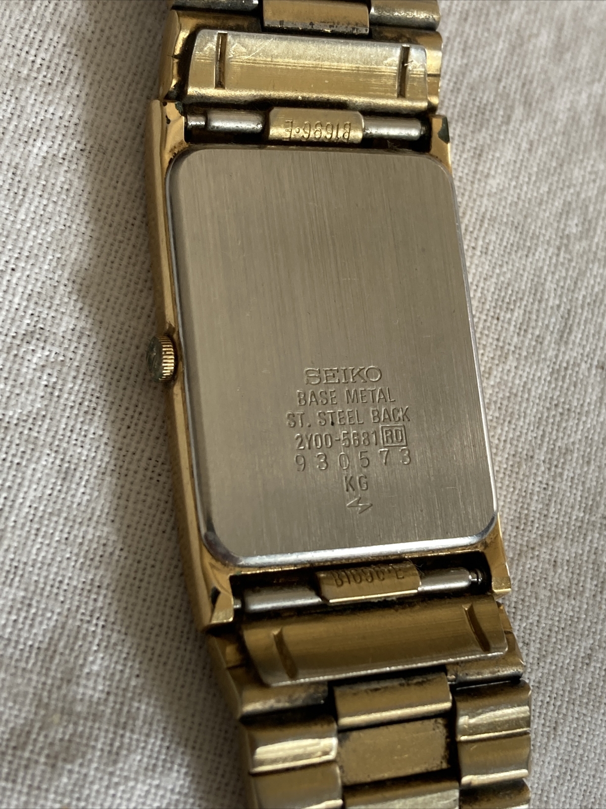 Seiko Good Tone Rectangular Case 2Y00-5681 Dress … - image 5