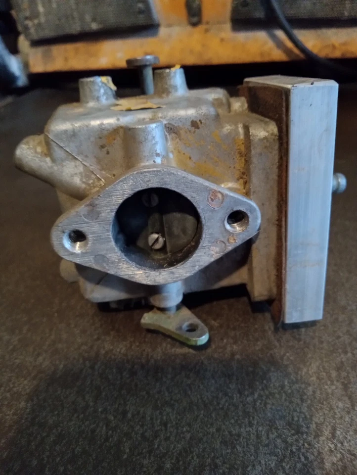 Carburador Sears Suburban Onan Dd 11 bomba de combustible de 1 puerto Foto 4 de 4