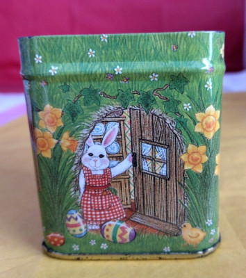 042.  Vintage St Michael LEERE Hase Dose OHNE DECKEL Deko Geschenkbox Dose