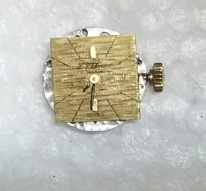 L.U. CHOPARD & CIE GENEVE 手表机芯 17 珠宝带金冠、表盘、手  — 第 3/4 张图片