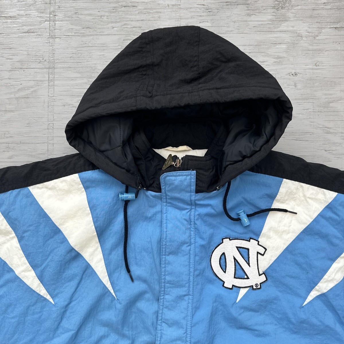 Vintage RARE! 90s NCAA Apex North Carolina Tarheels Sharktooth