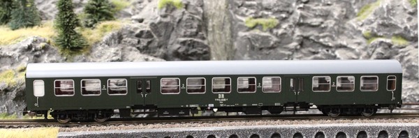 Piko 28000 H0 HalberstäDter Mitteleinstiegswagen 2. Klasse Dr - Ep Iv - Neu --image