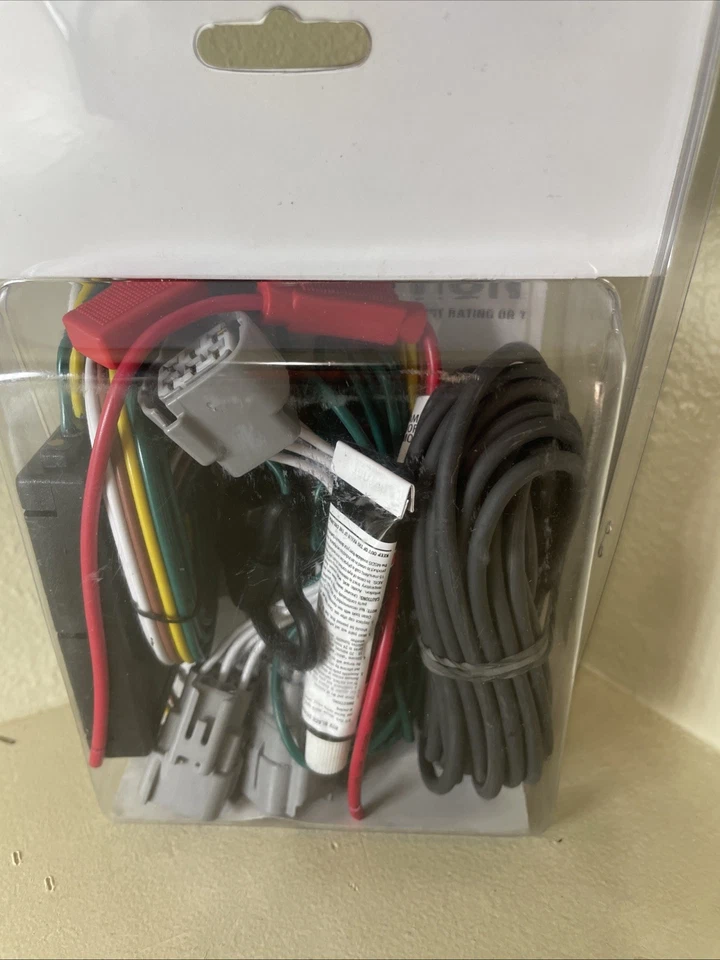 Arnés de cableado personalizado Curt 56208 salida de 4 vías 14 a 17 Jeep Cherokee stock antiguo  Foto 2 de 3