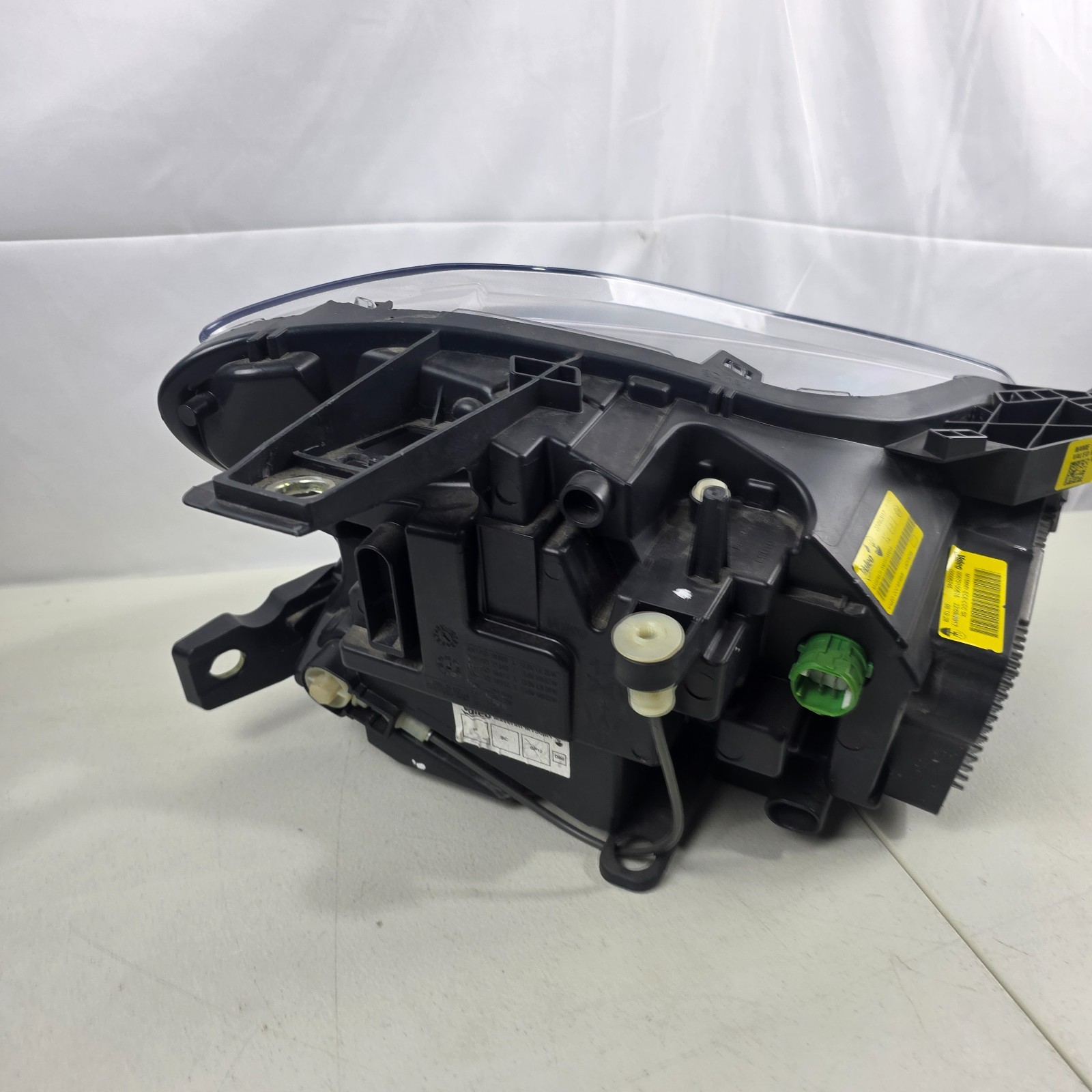 🚗 Maserati Quattroporte LEFT LED EURO HEADLIGHT GENUINE OEM 00670100615