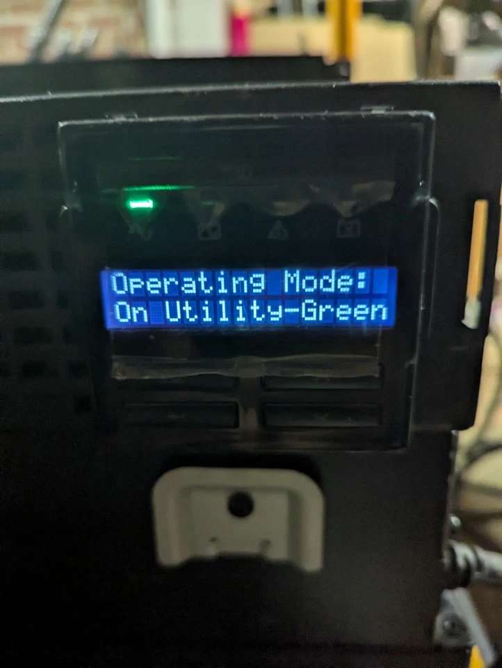 APC SMX1500RM2U 8 Outlets Uninterruptible Power Supply With Ears *NO BATTERY*  - Image 4 of 4