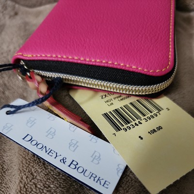 New DOONEY & BOURKE~Medium Zip Around Wallet Wristlet~HOT
