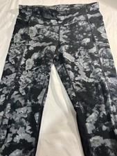 Athleta Women s Patterned Capri Legging Activewear, Size S Perfect For Spring