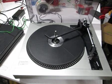 Realistic LAB-77 Parts Record Turntable- Parts & Repair - As Is