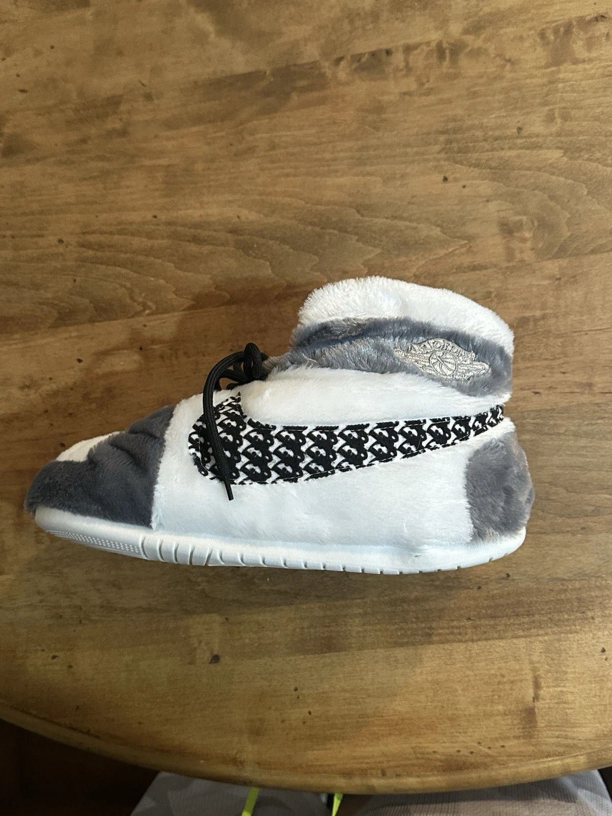 NIKE Pantofole di peluche Jordan bianche grigie taglia unica adatte alla maggior parte