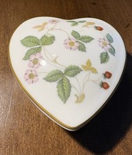 Wedgwood Wild Strawberry Bone China Heart-Shaped Trinket Box