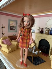 Pedigree auburn Side Part Sindy, Excellent Condition.