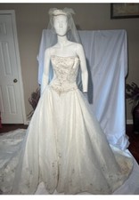 Gorgeous Off-White/Ivory Strapless Wedding Dress with Veil sz 6