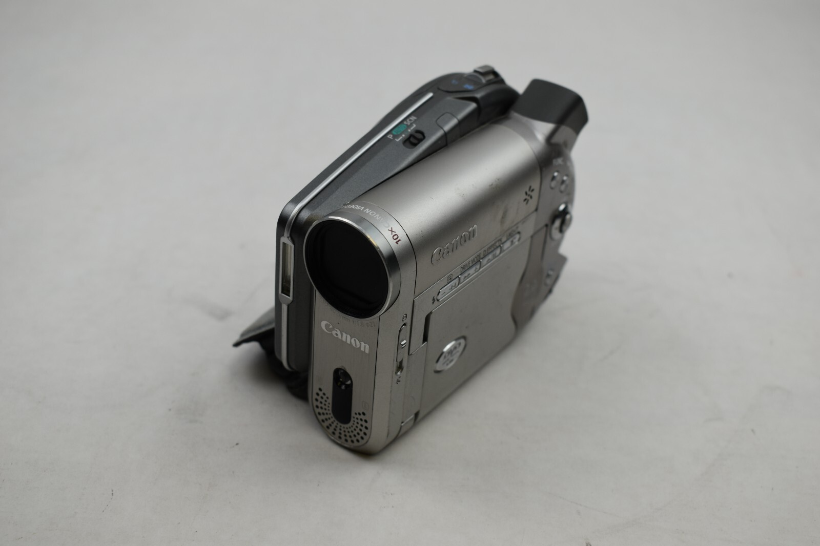 Canon Mini DVD Camcorder NTSC DC20 A Video Transfer Recorder w/ 256MB